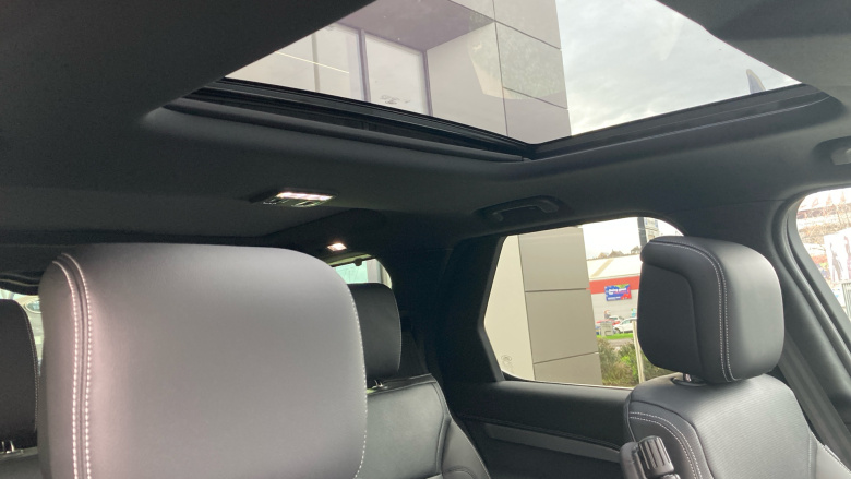 Land Rover Discovery 3.0 D350 Dynamic SE 5dr Auto Diesel Station Wagon